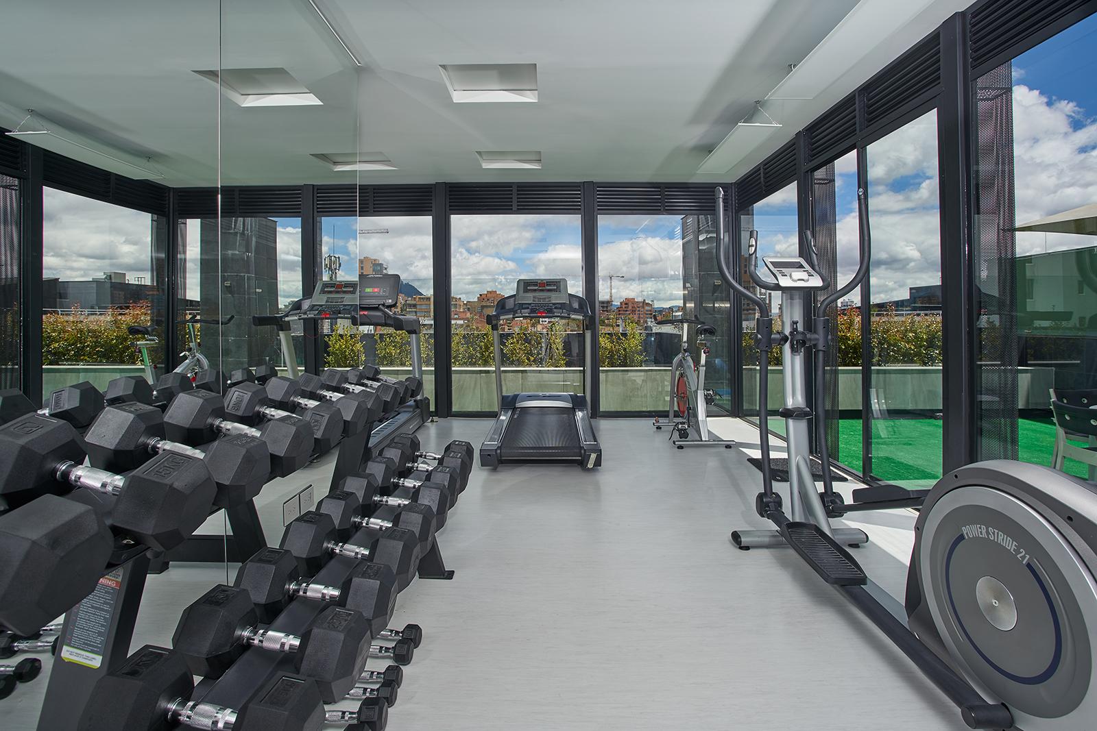 Hotel 100 Luxury Suites By Preferred Bogotá Exteriér fotografie The gym at the top of the building