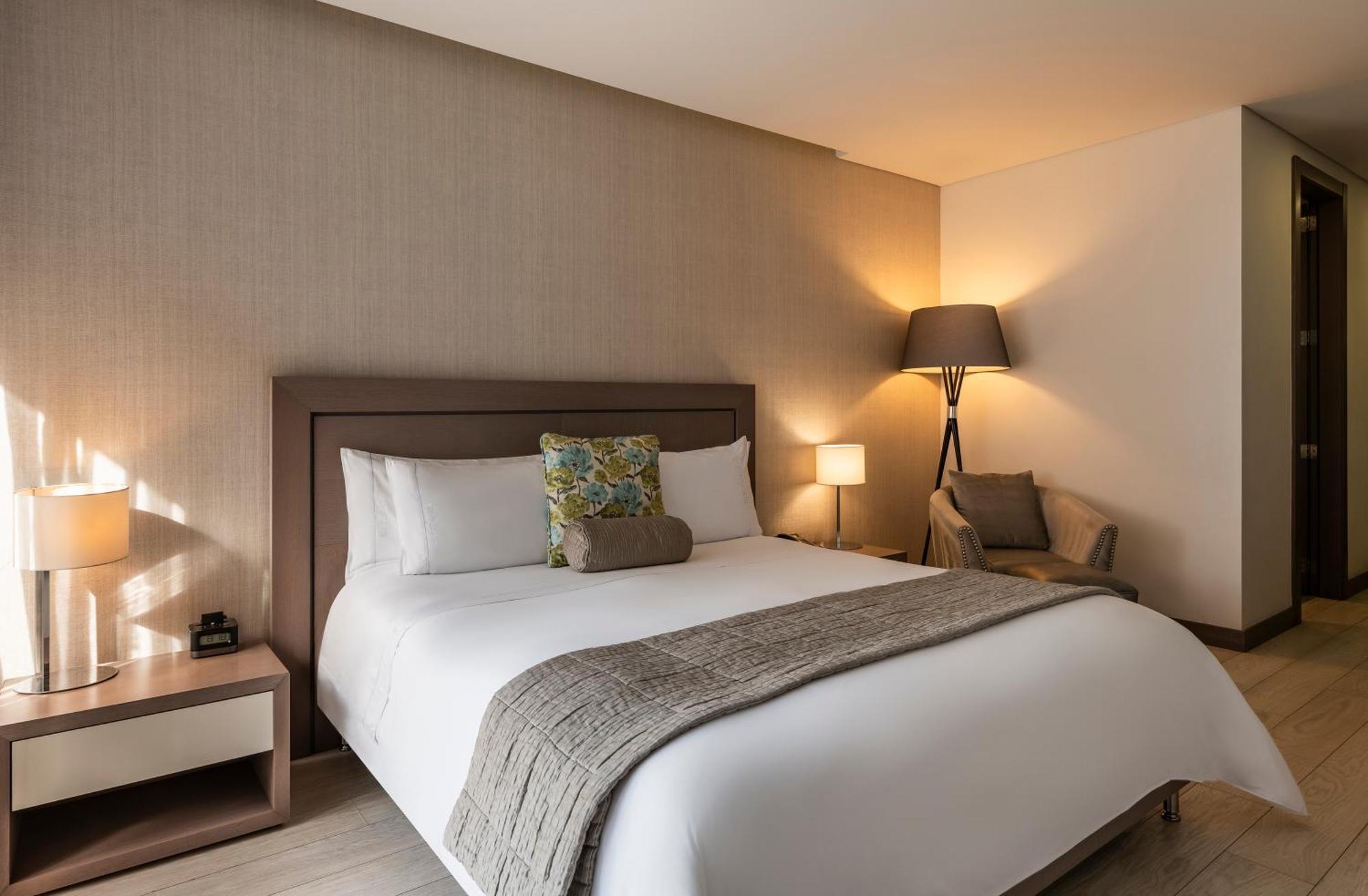 Hotel 100 Luxury Suites By Preferred Bogotá Exteriér fotografie A bedroom at the hotel