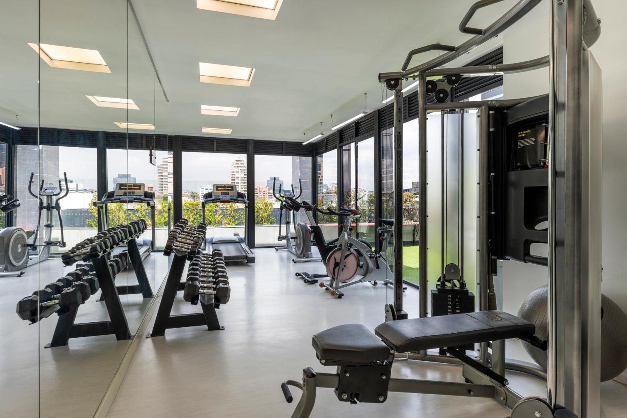 Hotel 100 Luxury Suites By Preferred Bogotá Exteriér fotografie The gym at the 100 East 53rd Street building