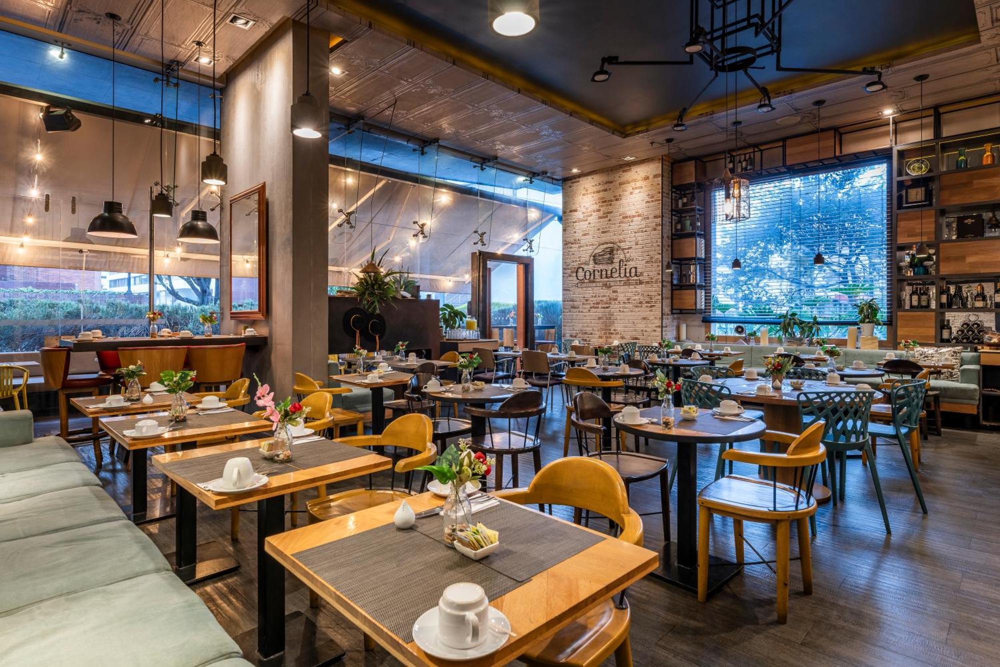 Hotel 100 Luxury Suites By Preferred Bogotá Exteriér fotografie Restaurant in the hotel